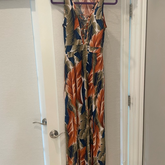 BRAND NEW MAXI PLAM TREE VACATION DRESS! Size: small! - Picture 4 of 6